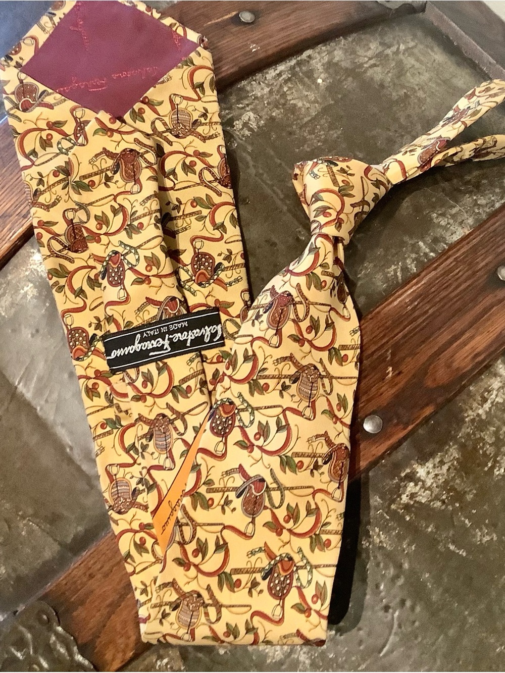 Salvatore Ferragamo 100% Silk Tie - Made In Italy - Luxury - Yellow - EUC
